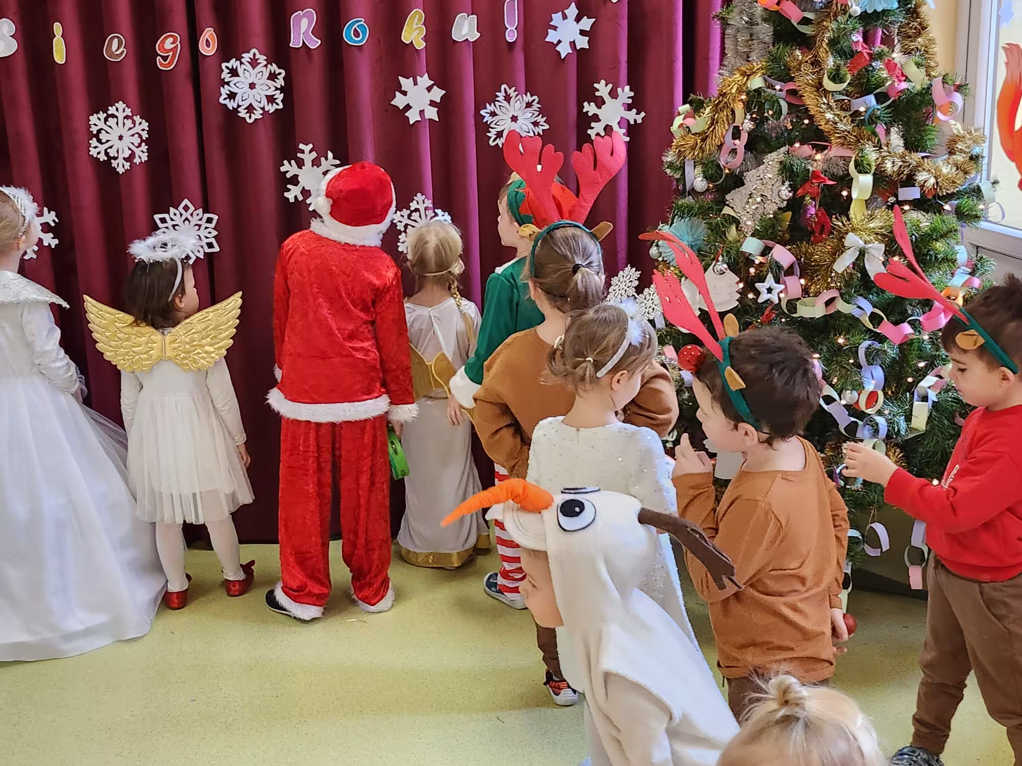 Występ świąteczny dzieci w przedszkolu Teddy Bear w Częstochowie